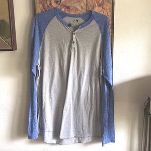 UO THE RAW UNCUT STRETCH HENLEY TOP GRAY BLUE XL